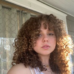 Meet your Posher, Elena